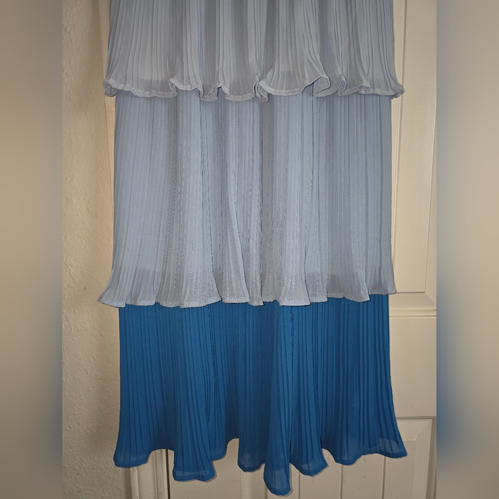 She + Sky Sleeveless Woven Plisse Tiered Dress Size Large - Picture 3 of 9